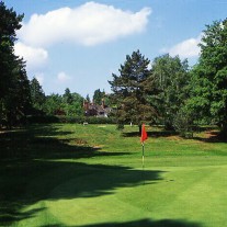EB-119-04: Sunningdale Ladies, 15th Green & Clubhouse